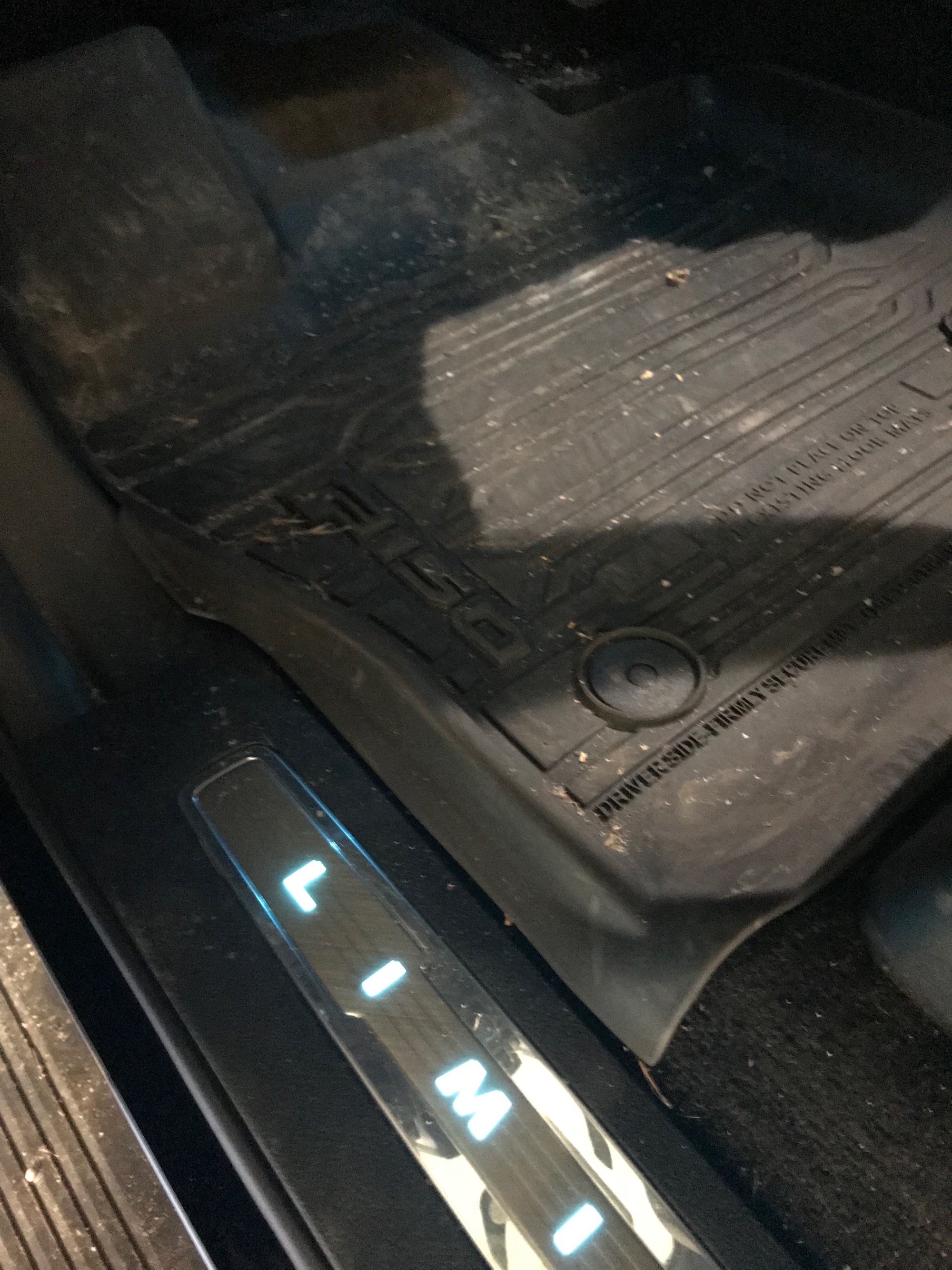 https://www.f150forum.com/attachments/f118/539007d1512159235-ford-floor-liner-tray-style-img_2504.jpg