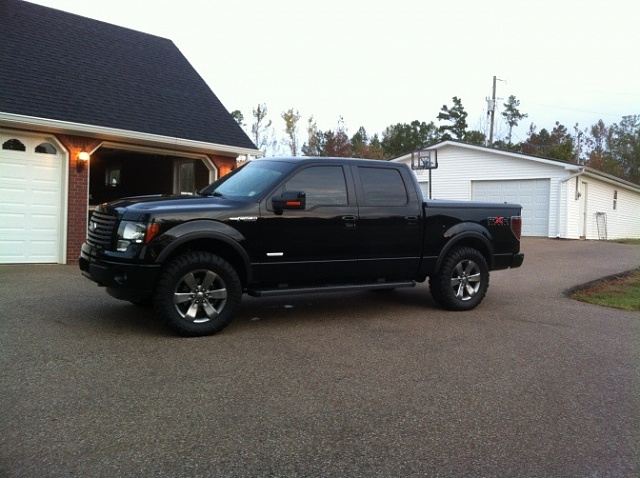 2011 Ford f150 fx4 with leveling kit #7