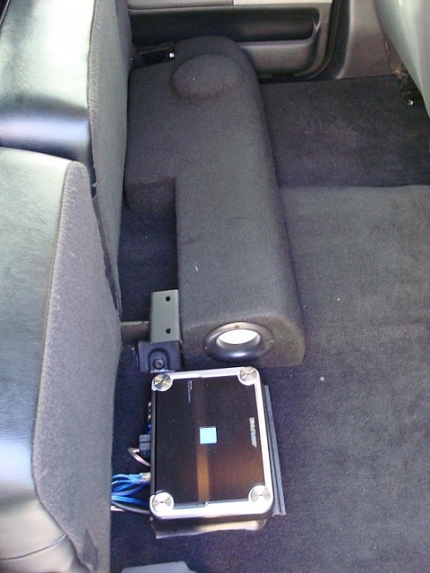 jl audio stealthbox ford focus