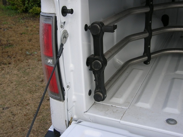 2007 Ford f150 bed extender hardware #2