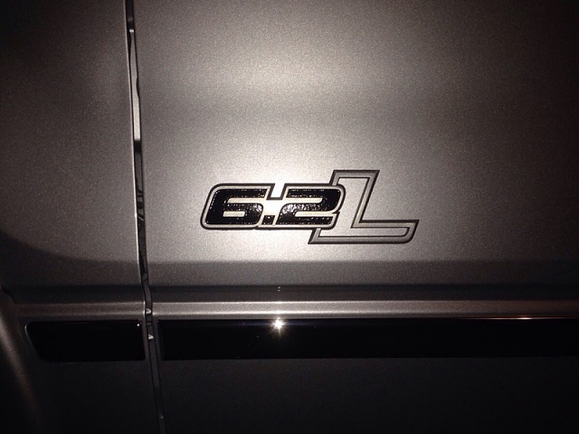 Ford raptor 6.2l emblem placement