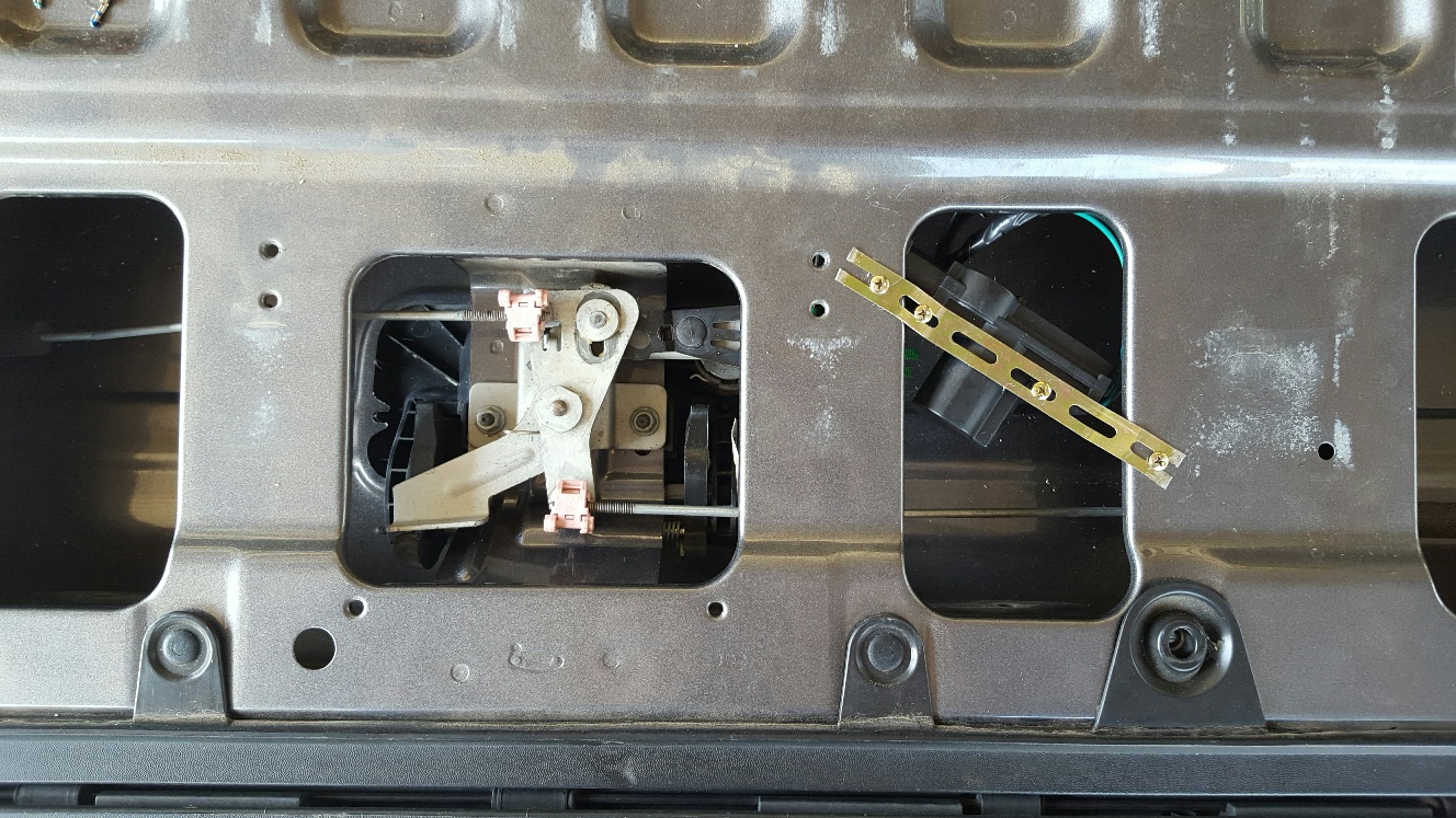Added my own power tailgate lock - Ford F150 Forum ... 08 tundra wiring schematic 