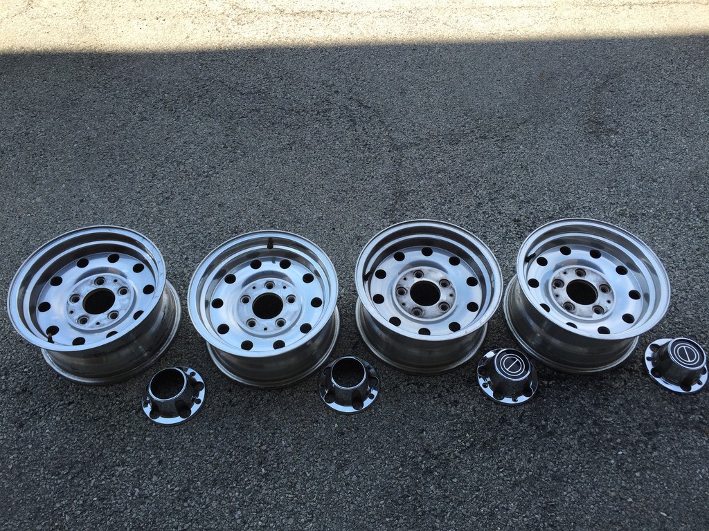 North Central 1995 Bronco OEM 15x7.5 Wheels w Center Caps : Chicago